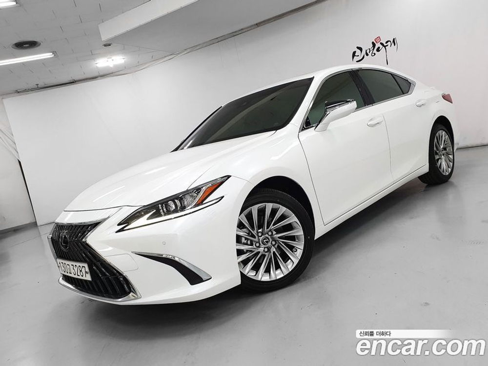 Lexus ES300h 7 Generation Luxury Plus (02.2023)