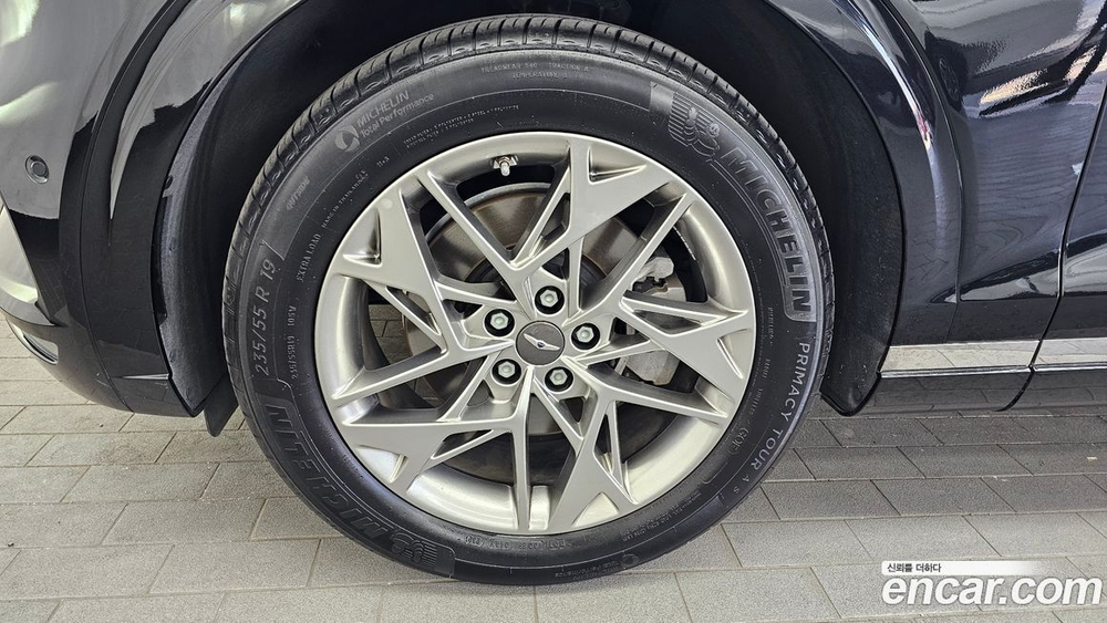 Genesis GV70 2.5T Бензин 2WD (01.2022)