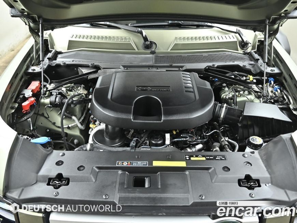 Land Rover Defender (L663) 110 D250 SE (06.2023)