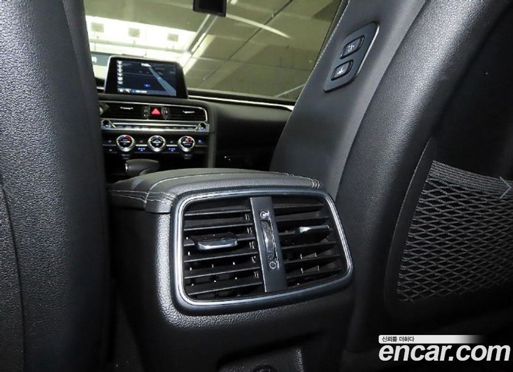 Genesis G70 2.0T AWD (12.2019)