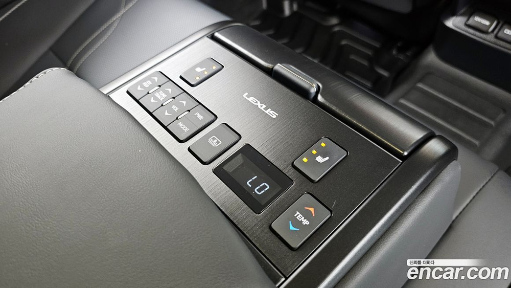 Lexus ES300h 7 Generation Executive (02.2024)