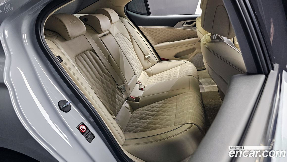 Genesis G70 2.0T (10.2019)
