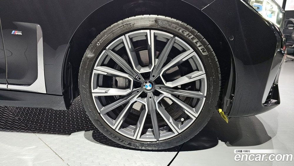 BMW 7 Series (G11) 740Li xDrive M Sports (02.2022)