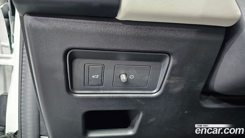 Land Rover Discovery 5 D250 SE (10.2022)