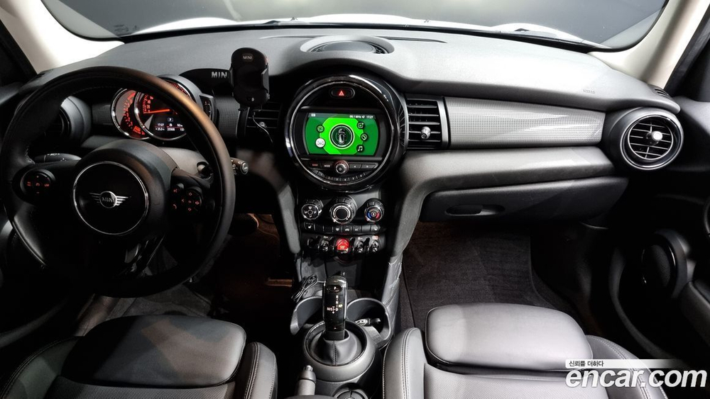 Mini Cooper 5 дверей Basic (03.2020)
