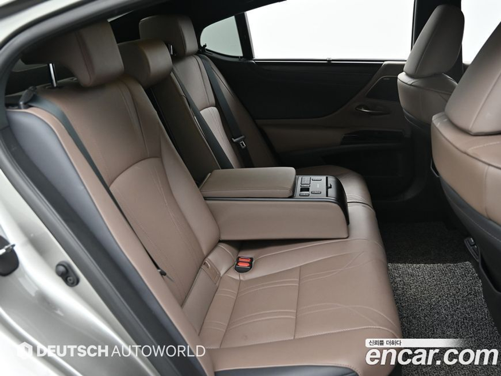 Lexus ES300h 7 Generation Executive (08.2023)
