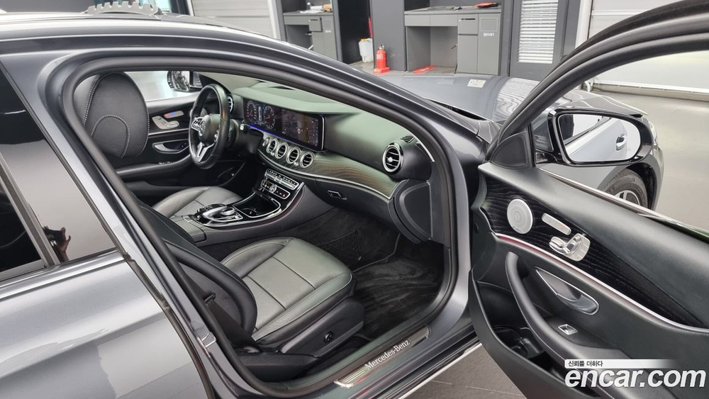 Mercedes-Benz E-Class W213 E300 Avangarde (01.2020)