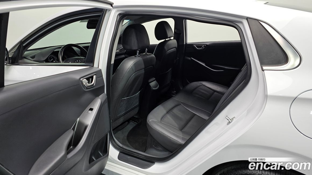 Hyundai The New Ionic Hybrid 1.6 HEV (11.2019)