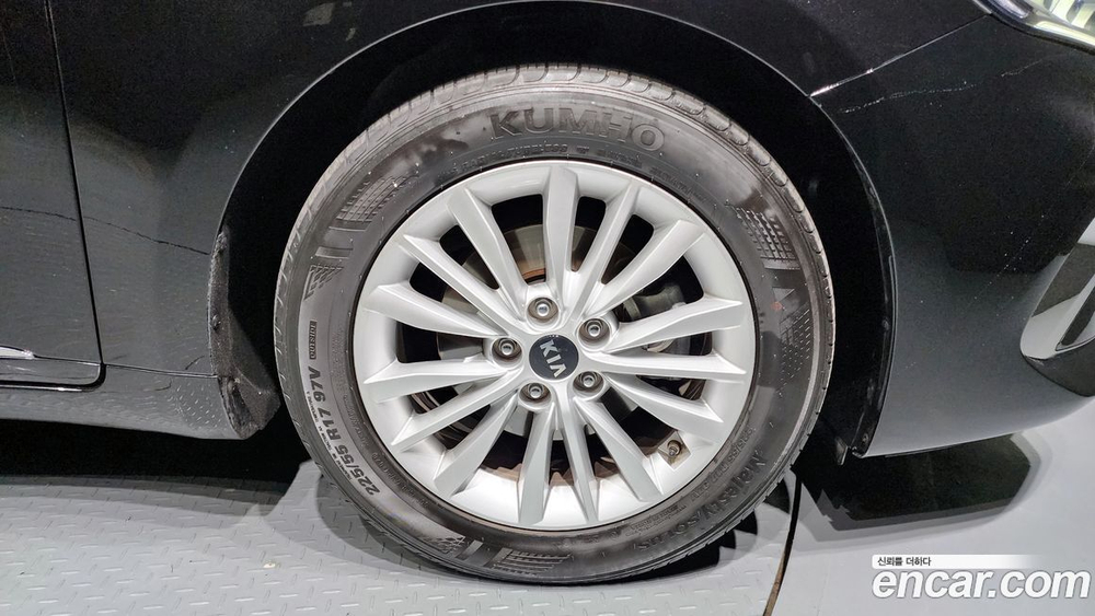 Kia K7 (Cadenza) Premier 2.5 GDI Prestige (06.2020)
