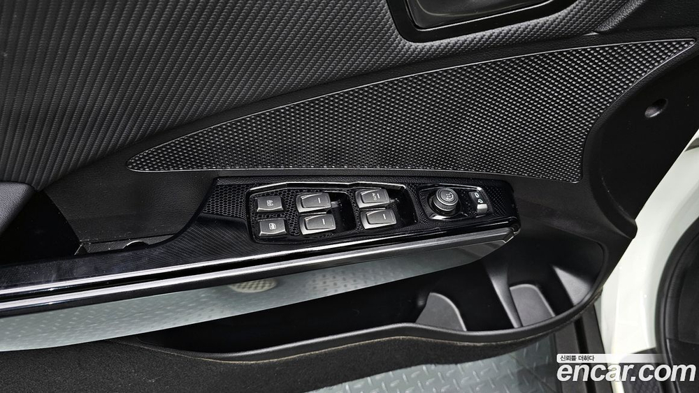 KG Mobility (Ssangyong) Very New Tivoli Бензин 1.5 2WD (05.2021)