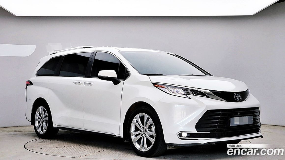 Toyota Sienna 4 Generation 2.5 Hybrid 2WD (05.2022)