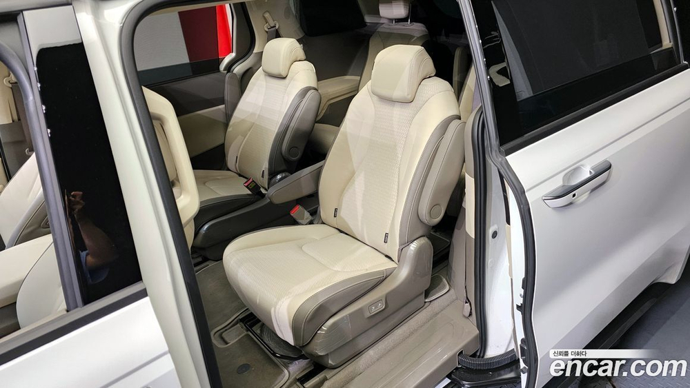 Kia The New Carnival (Sedona) 4 Generation HEV 9-и местный Signatures (01.2024)