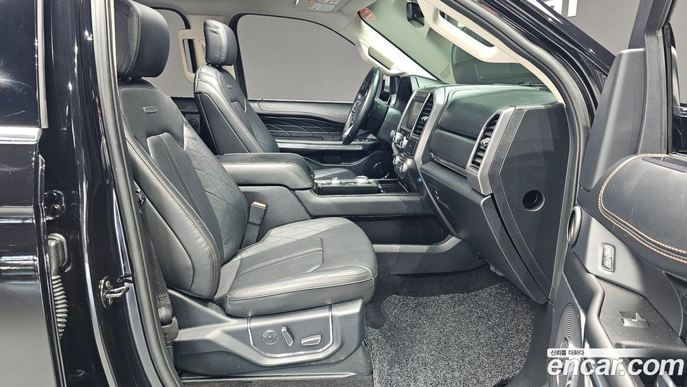 Ford Expedition Platinum 4WD (10.2021)