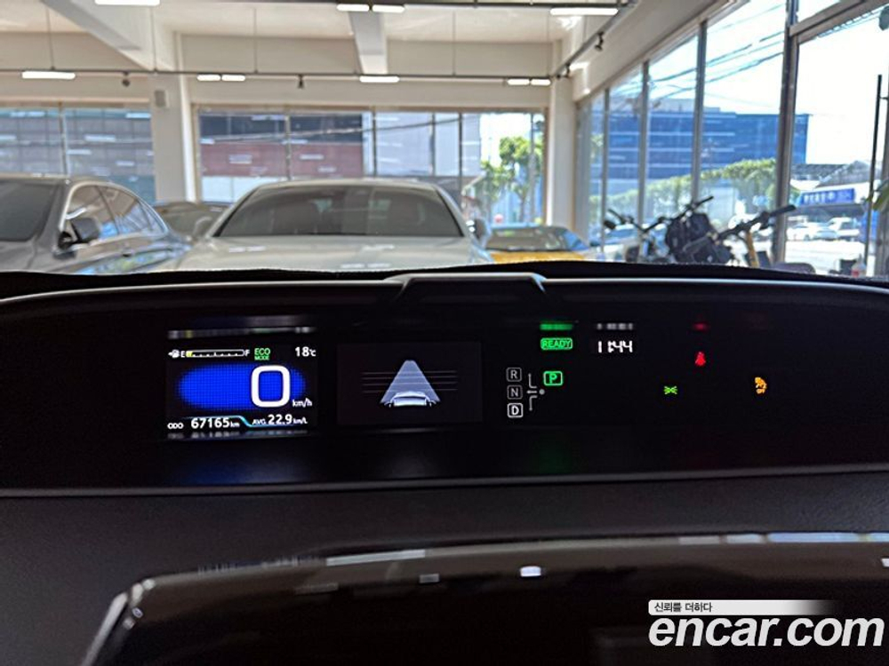 Toyota Prius 4 Generation 1.8 (09.2019)