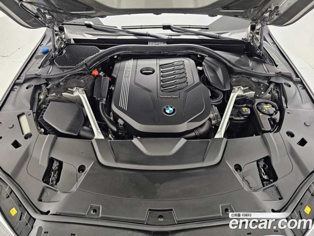 BMW 7 Series (G11) 740Li xDrive M Sports (06.2021)