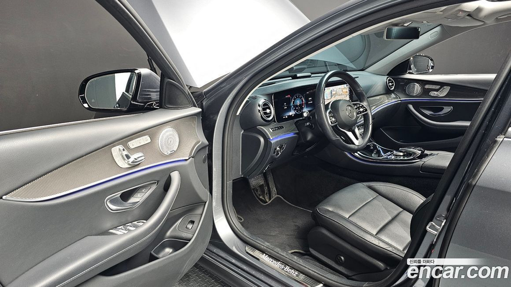 Mercedes-Benz E-Class W213 E300 4MATIC AMG Line (06.2020)
