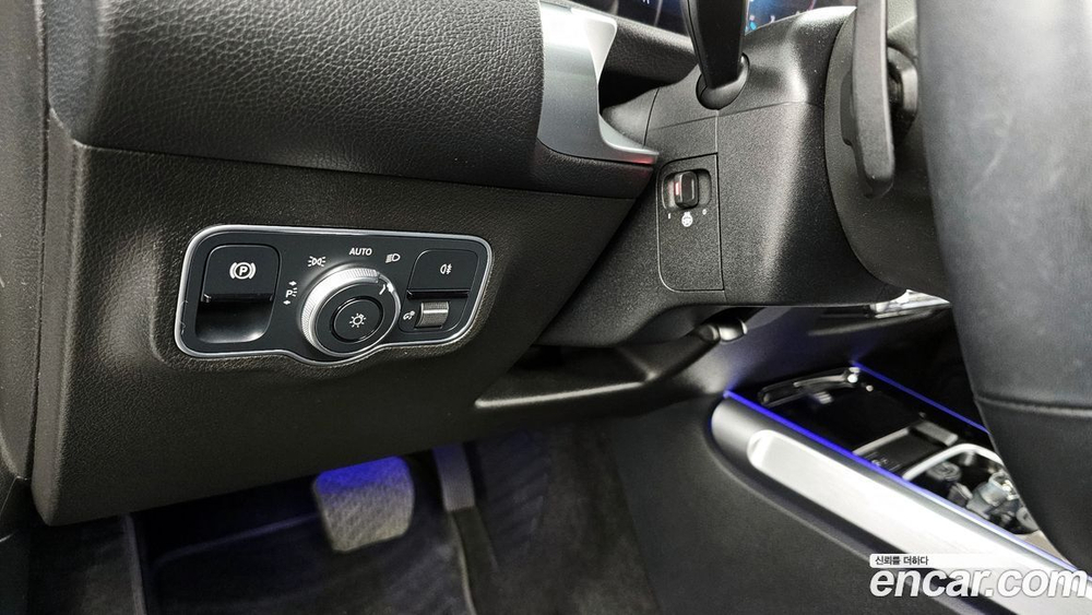 Mercedes-Benz GLB-Class X247 GLB220 (11.2020)