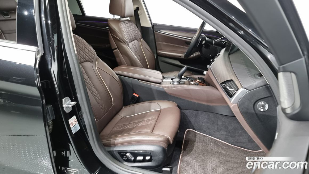 BMW 5 Series (G30) 530i xDrive Luxury Plus (05.2020)