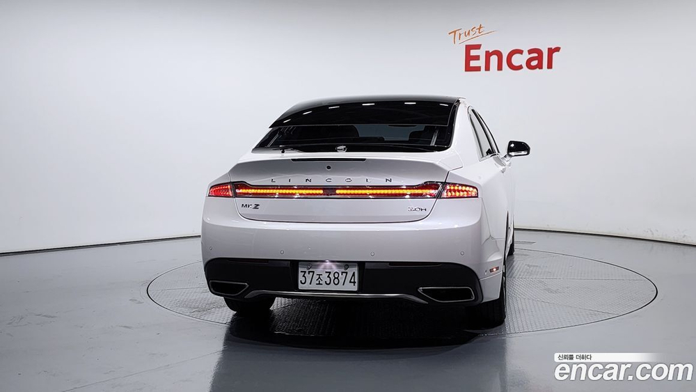 Lincoln New MKZ Hybrid (03.2020)