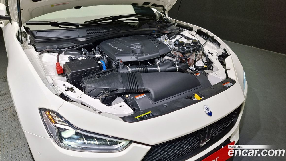 Maserati Ghibli 2.0 프라그먼트 Editions (11.2022)