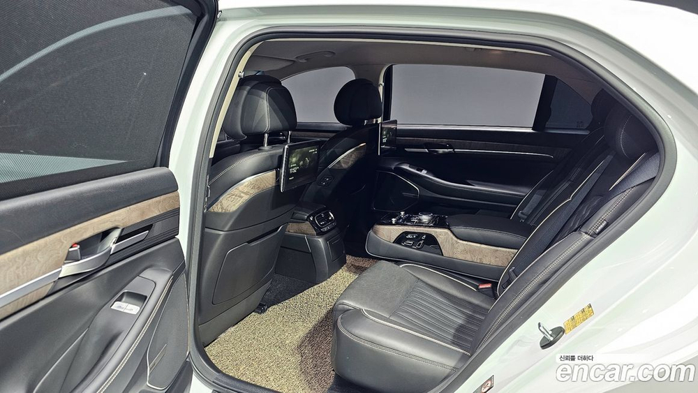 Genesis G90 3.3 T AWD (12.2019)