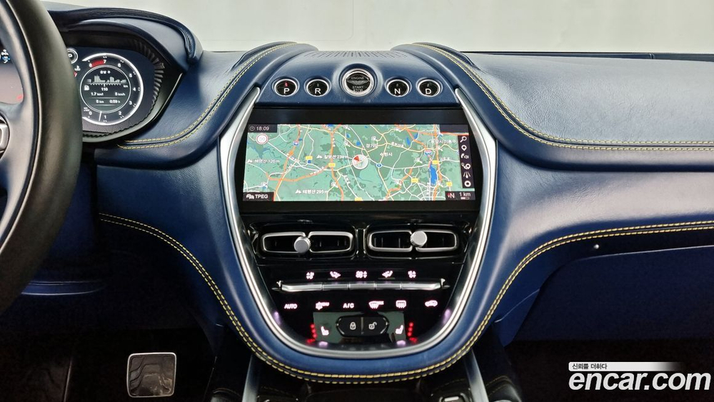 Aston Martin DBX 4.0 V8 (07.2021)