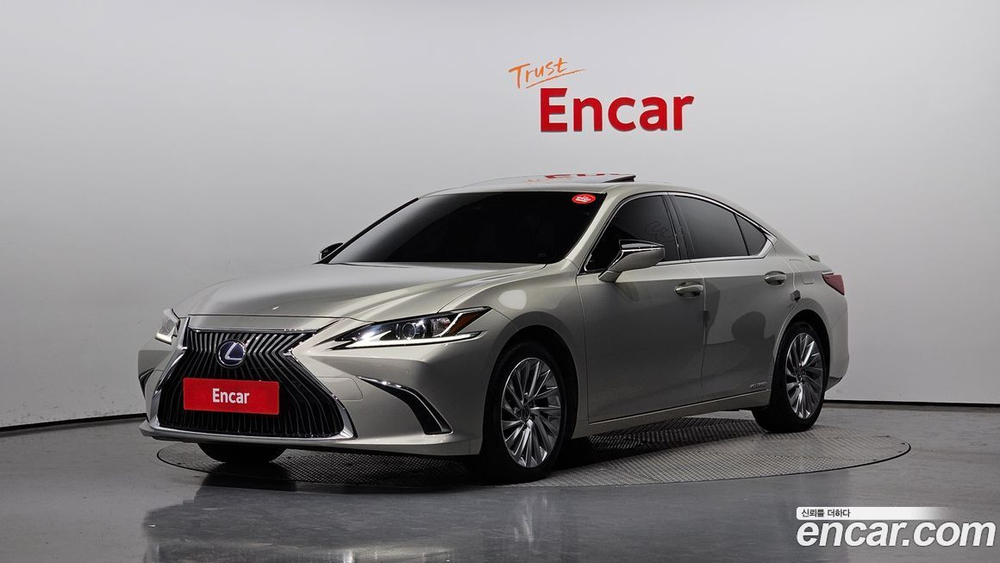 Lexus ES300h 7 Generation Luxury Plus (01.2020)