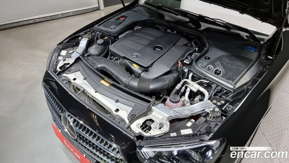 Mercedes-Benz E-Class W213 E350 4MATIC Avangarde (12.2022)