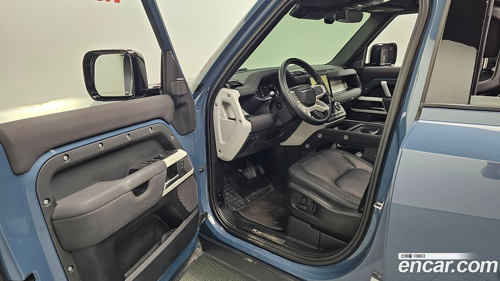 Land Rover Defender (L663) 110 P300 X-Dynamic SE (05.2022)