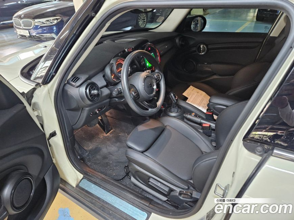 Mini Cooper 5 дверей Basic (03.2020)