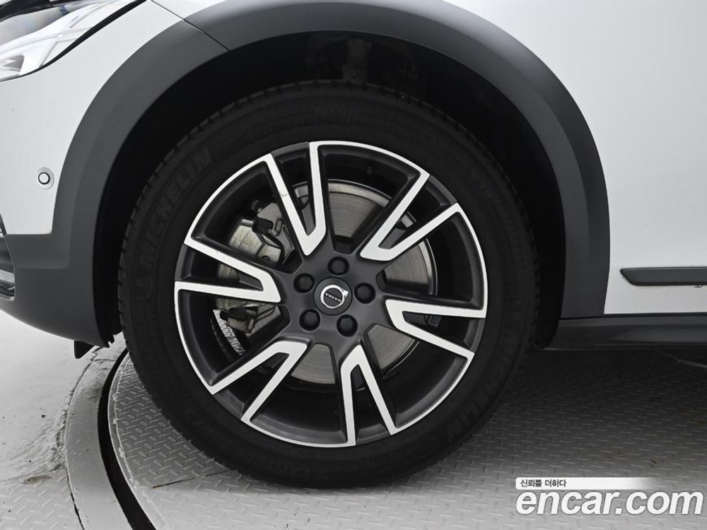 Volvo V90 Cross Country T5 Pro AWD (03.2020)