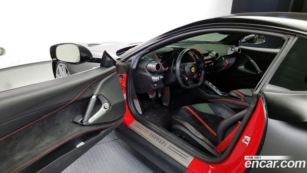 Ferrari 812 Superfast 6.5 V12 (11.2019)