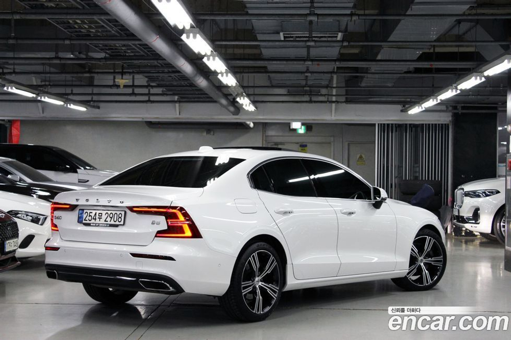 Volvo S60 3 Generation B5 Inscription (09.2021)