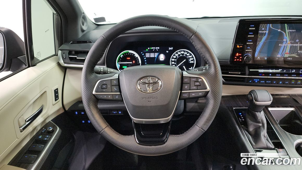 Toyota Sienna 4 Generation 2.5 Hybrid 2WD (06.2021)