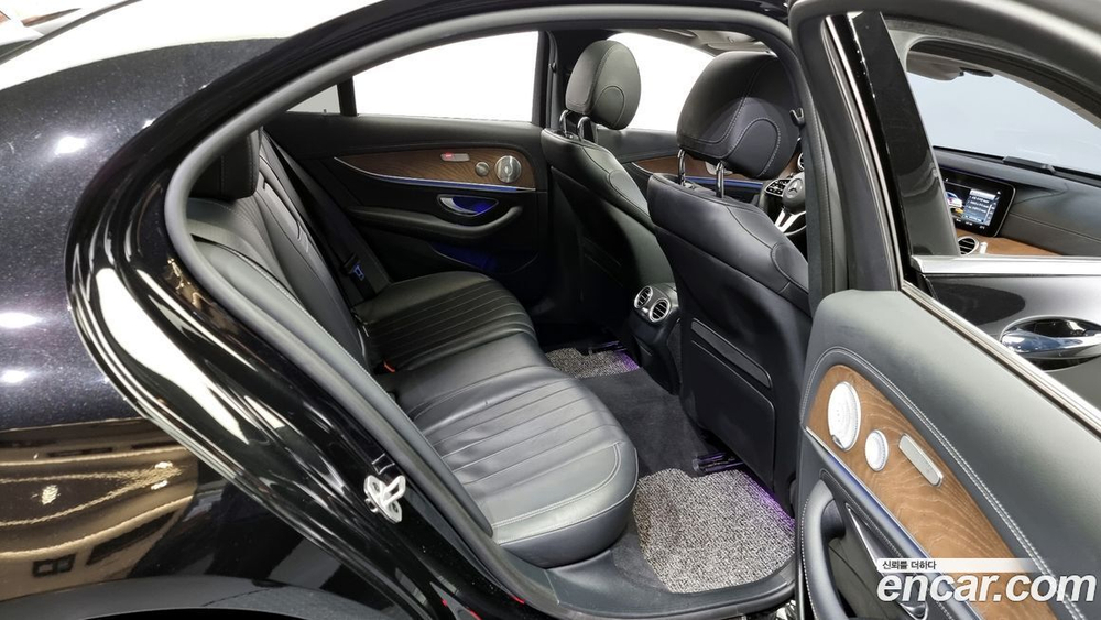 Mercedes-Benz E-Class W213 E300 4MATIC Exclusive (09.2019)