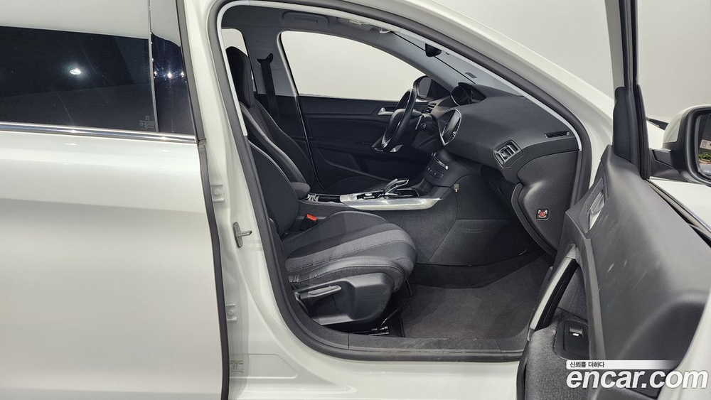 Peugeot 308 2 Generation 1.5 BlueHDi 알뤼르 (08.2019)