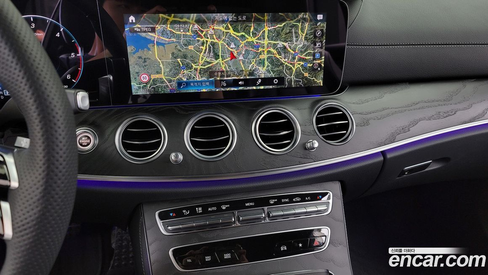 Mercedes-Benz E-Class W213 E220d 4MATIC AMG Line (01.2022)
