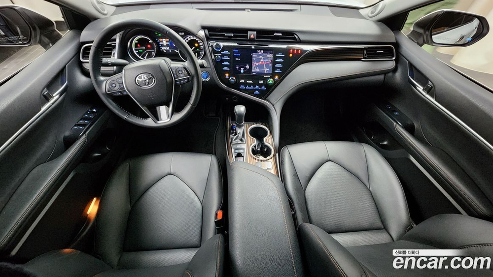 Toyota Camry (XV70) 2.5 XLE Hybrid (08.2019)
