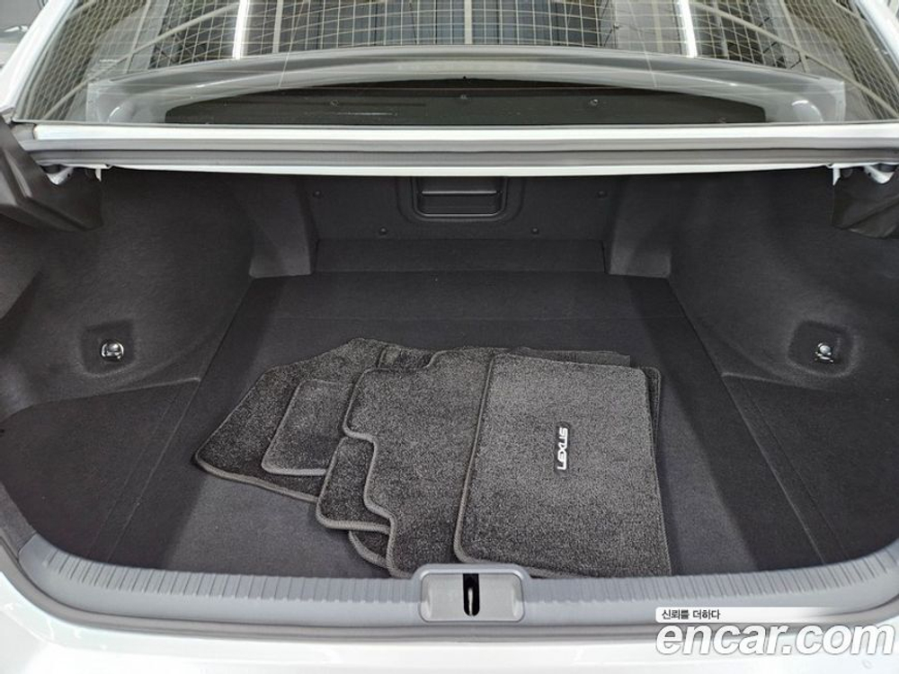 Lexus ES300h 7 Generation Executive (10.2023)