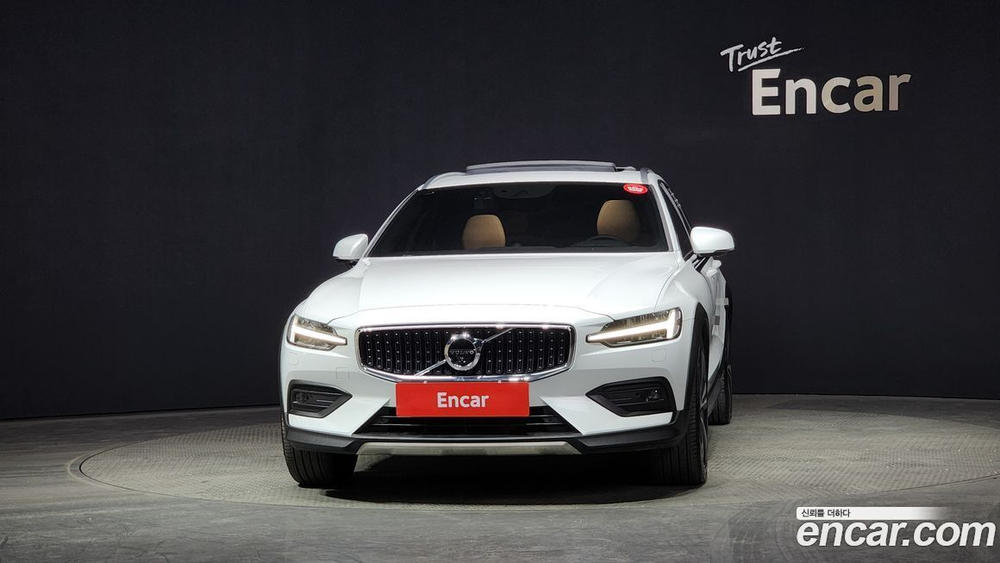 Volvo V60 Cross Country 2 Generation B5 Pro AWD (09.2021)
