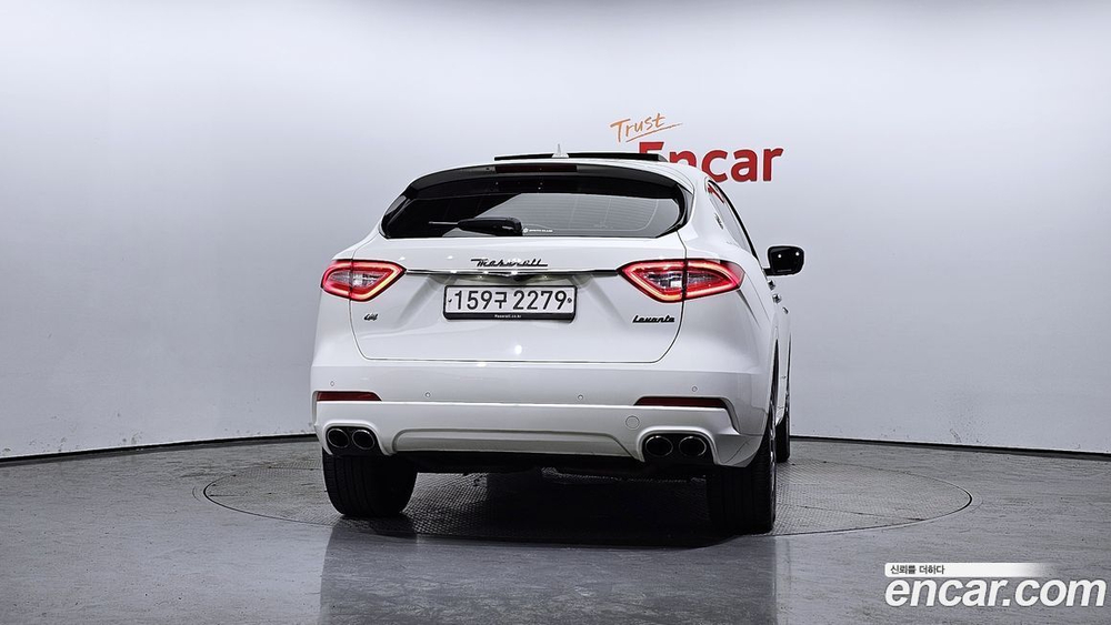 Maserati Levante 3.0 Дизель AWD GranLusso (08.2019)