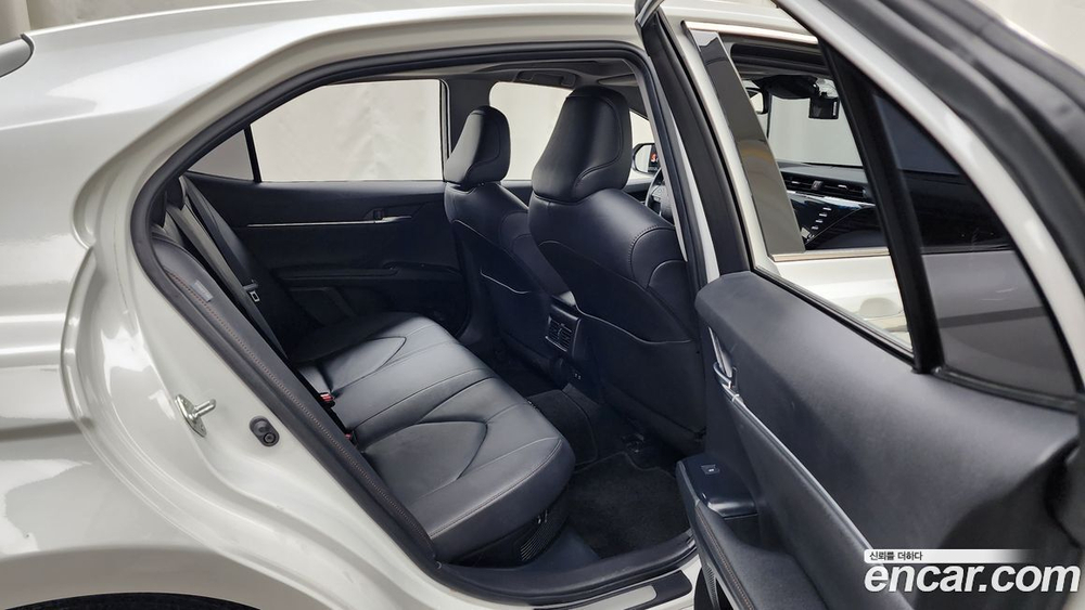 Toyota Camry (XV70) 2.5 XLE Hybrid (08.2019)
