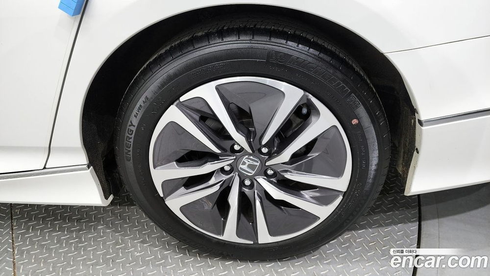 Honda Accord 10 Generation 2.0 Hybrid Touring (10.2020)