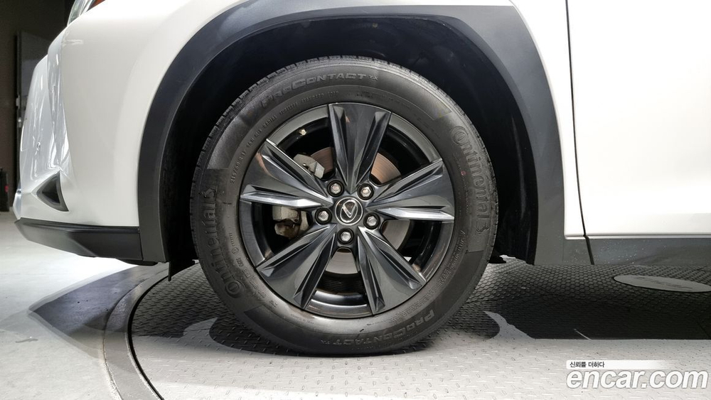 Lexus UX250h 2.0 2WD (05.2021)