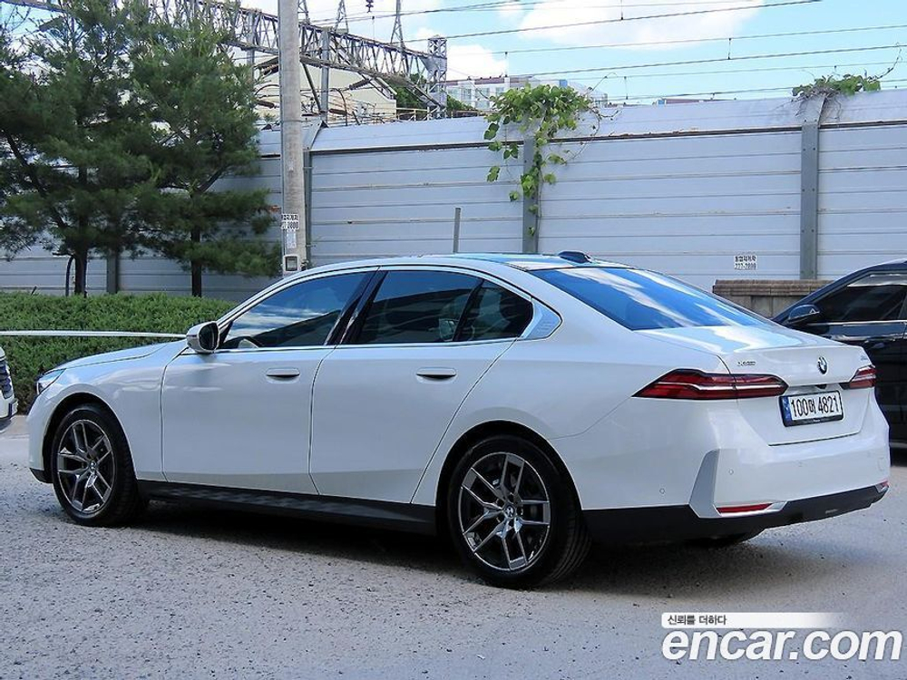 BMW 5 Series (G60) 530i xDrive (12.2023)