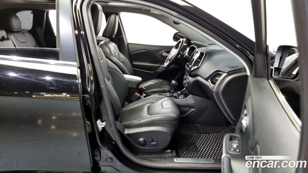 Jeep Cherokee (KL) 2.2 Дизель Overland 4WD (11.2019)