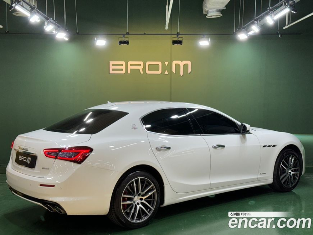 Maserati Ghibli 3.0S Q4 GranLusso (12.2020)