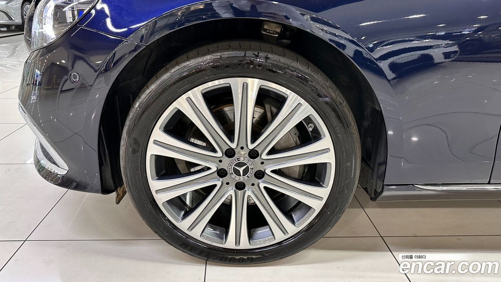 Mercedes-Benz E-Class W213 E300e 4MATIC Exclusive (12.2022)