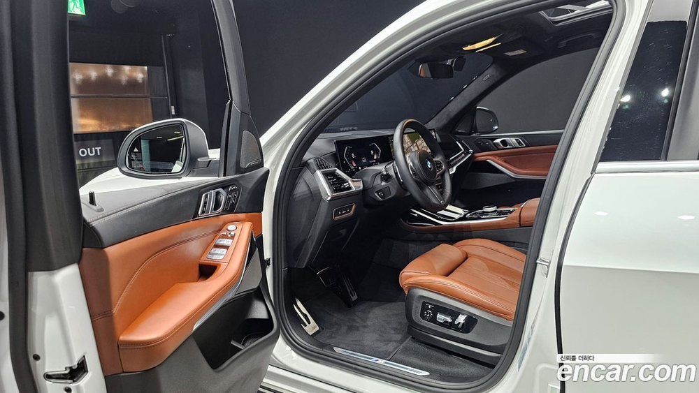 BMW X7 (G07) xDrive 40i M Sports 6-и местный (10.2023)