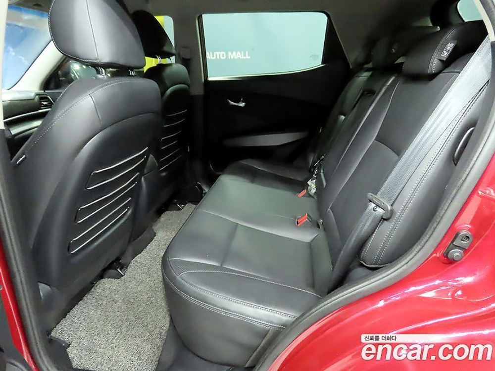 KG Mobility (Ssangyong) Very New Tivoli Бензин 1.5 2WD (12.2019)